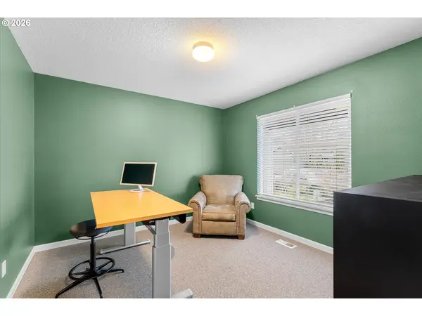 2483 DORSEY DR, Hubbard, OR 97032