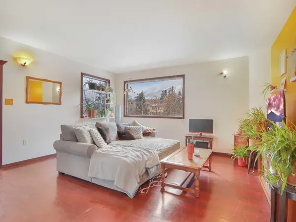 910 Main ST, Canmore, AB T1W1R6