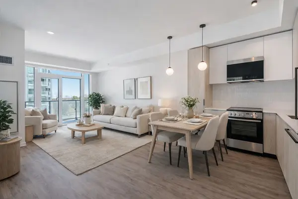 1635 Military TRL #301, Toronto E10, ON M1C 1B2