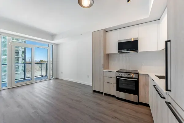 1635 Military TRL #301, Toronto E10, ON M1C 1B2