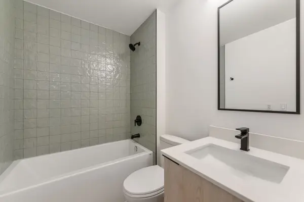 1635 Military TRL #301, Toronto E10, ON M1C 1B2