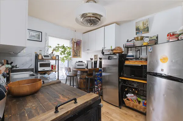 275 Jarvis ST, Oshawa, ON L1G 5K8