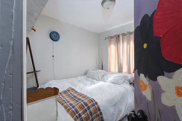 275 Jarvis ST, Oshawa, ON L1G 5K8