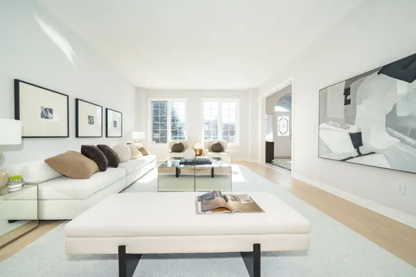 92 Springbrook DR, Richmond Hill, ON L4B 3P9