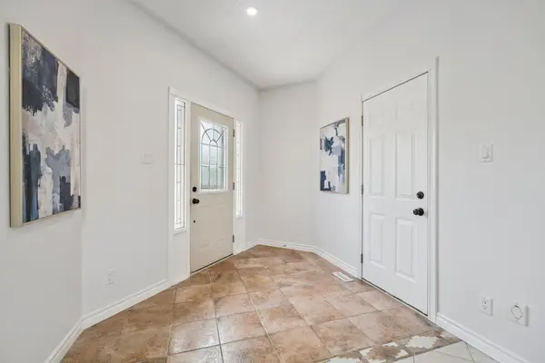 12 Mccullough CT, Barrie, ON L4N 8M3