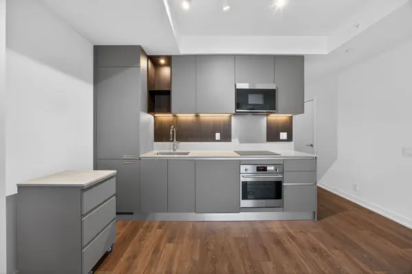 39 Mary ST #1902, Barrie, ON L4N 1S9