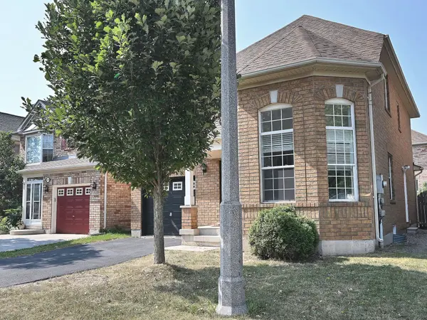 2382 Falkland CRES, Oakville, ON L6M 4Y1