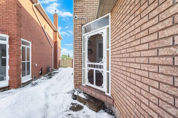 237 Bufford DR, Brampton, ON L6Y 4W1