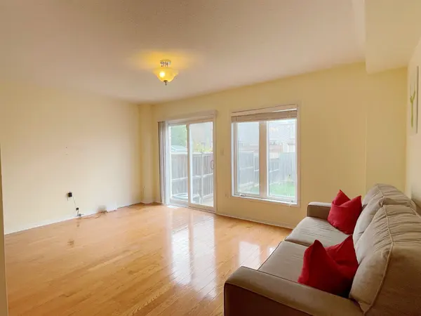 5302 Palmetto PL, Mississauga, ON L5M 0C7