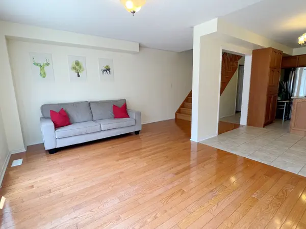 5302 Palmetto PL, Mississauga, ON L5M 0C7