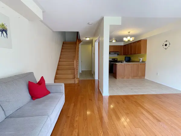 5302 Palmetto PL, Mississauga, ON L5M 0C7