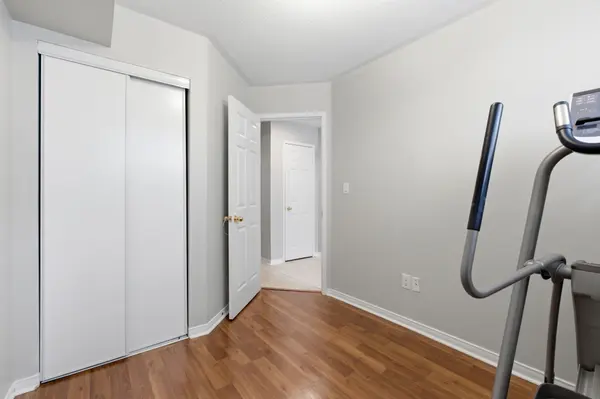 20 Turntable CRES #18, Toronto W02, ON M6H 4K9