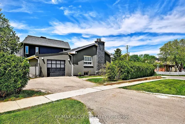 492 Sherin DR, Oakville, ON L6L 4J8