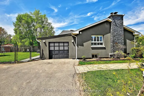 492 Sherin DR, Oakville, ON L6L 4J8