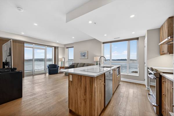 129A South ST #406, Gananoque, ON K7G 0A9