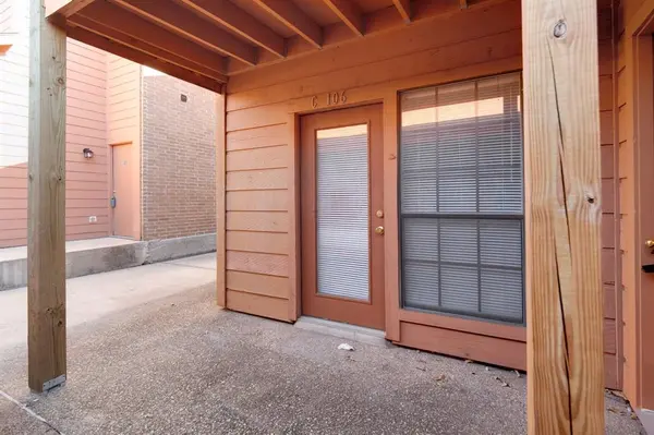 1305 W Villa Maria Road #C106,  Bryan,  TX 77801