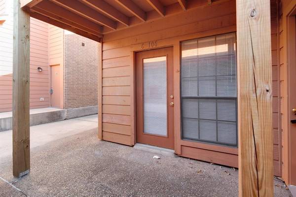 1305 W Villa Maria Road #C106,  Bryan,  TX 77801