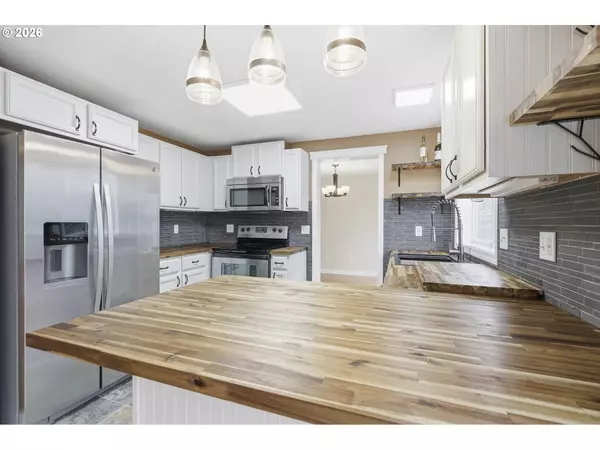 Newberg, OR 97132,1559 E 2ND ST