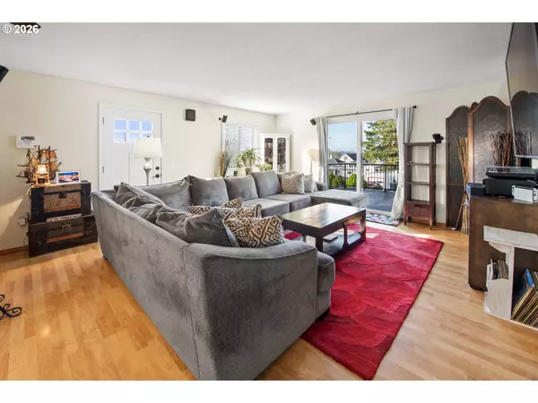 Astoria, OR 97103,1864 4TH ST