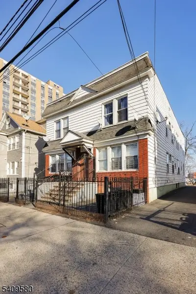 150 Dayton St, Newark City, NJ 07114