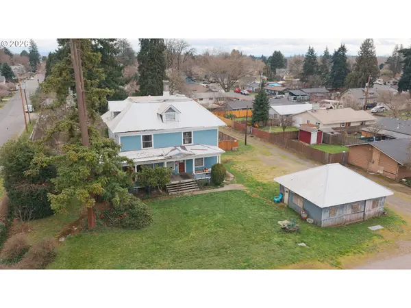 122 S 12TH AVE, Cornelius, OR 97113