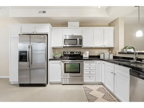 2004 NE CADBURY AVE #213, Hillsboro, OR 97006