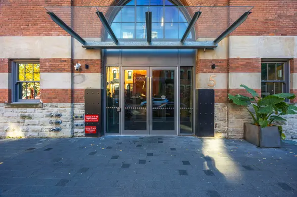 5 St. Joseph ST #3403, Toronto C01, ON M4Y 1J6