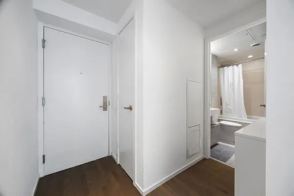 5 St. Joseph ST #3403, Toronto C01, ON M4Y 1J6