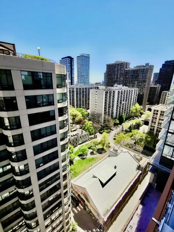 18 Maitland TER #1402, Toronto C01, ON M4Y 0H4