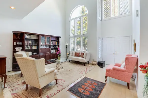 1814 Rosebank RD, Pickering, ON L1V 1P6