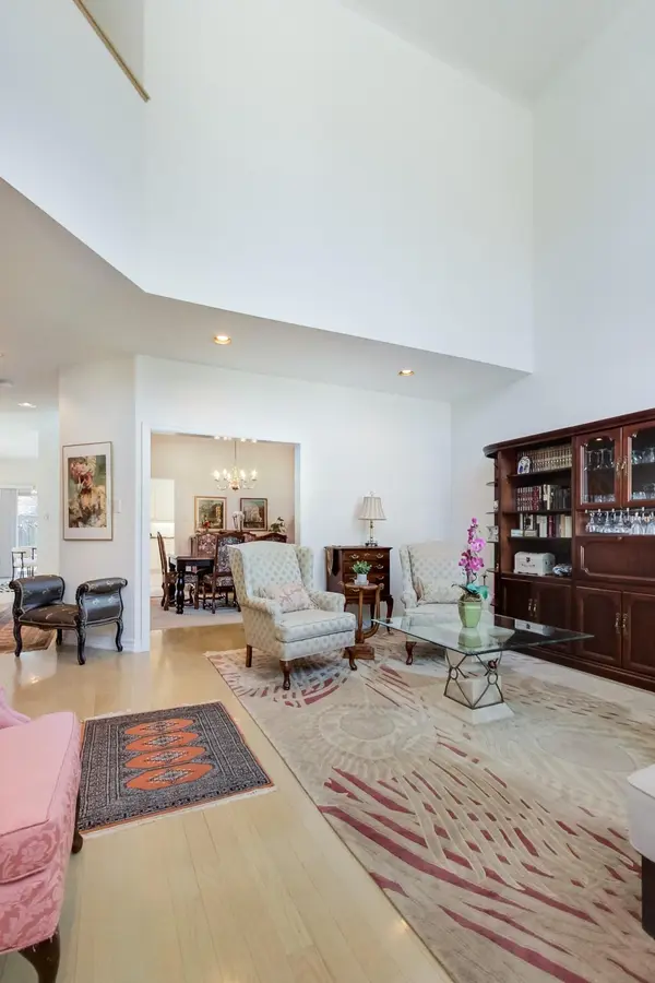 1814 Rosebank RD, Pickering, ON L1V 1P6