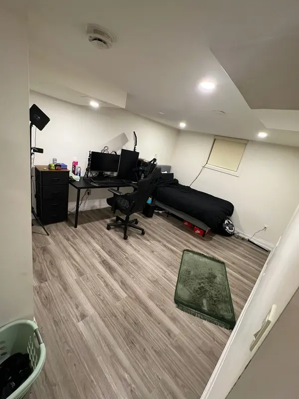 129 Earlton RD #Bsmt, Toronto E05, ON M1T 2R8