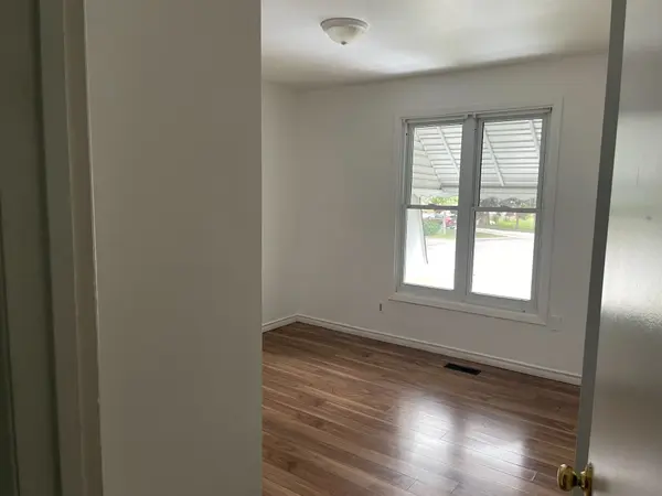 6 Wall CT #Main, Barrie, ON L4M 5A4