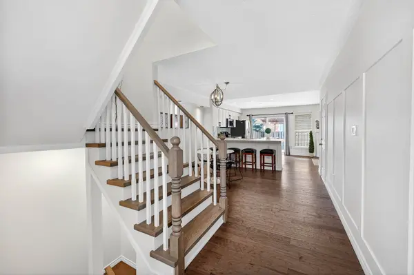 2441 Baintree CRES, Oakville, ON L6M 4W9