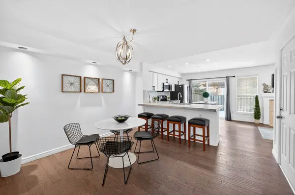 2441 Baintree CRES, Oakville, ON L6M 4W9