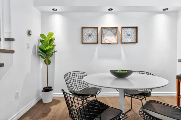 2441 Baintree CRES, Oakville, ON L6M 4W9