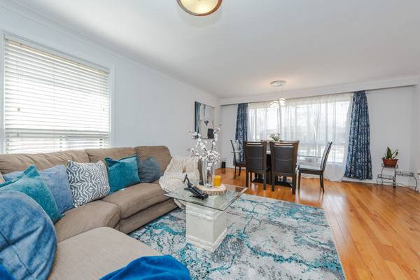 13 Cumberland DR, Brampton, ON L6V 1W5