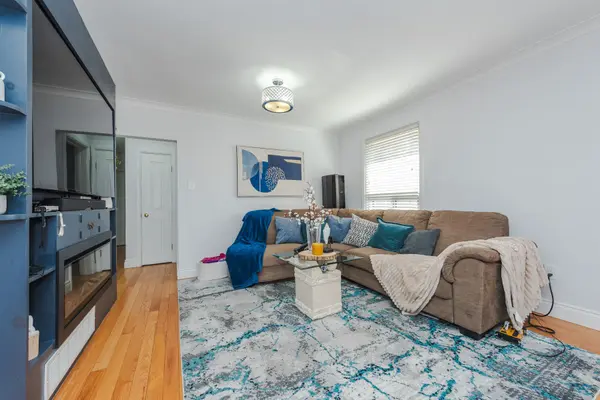 13 Cumberland DR, Brampton, ON L6V 1W5