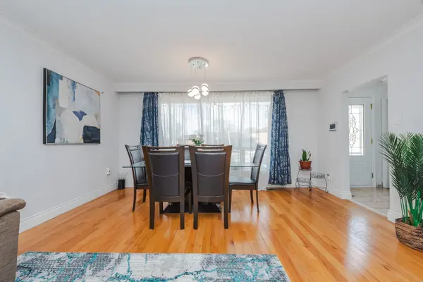 13 Cumberland DR, Brampton, ON L6V 1W5