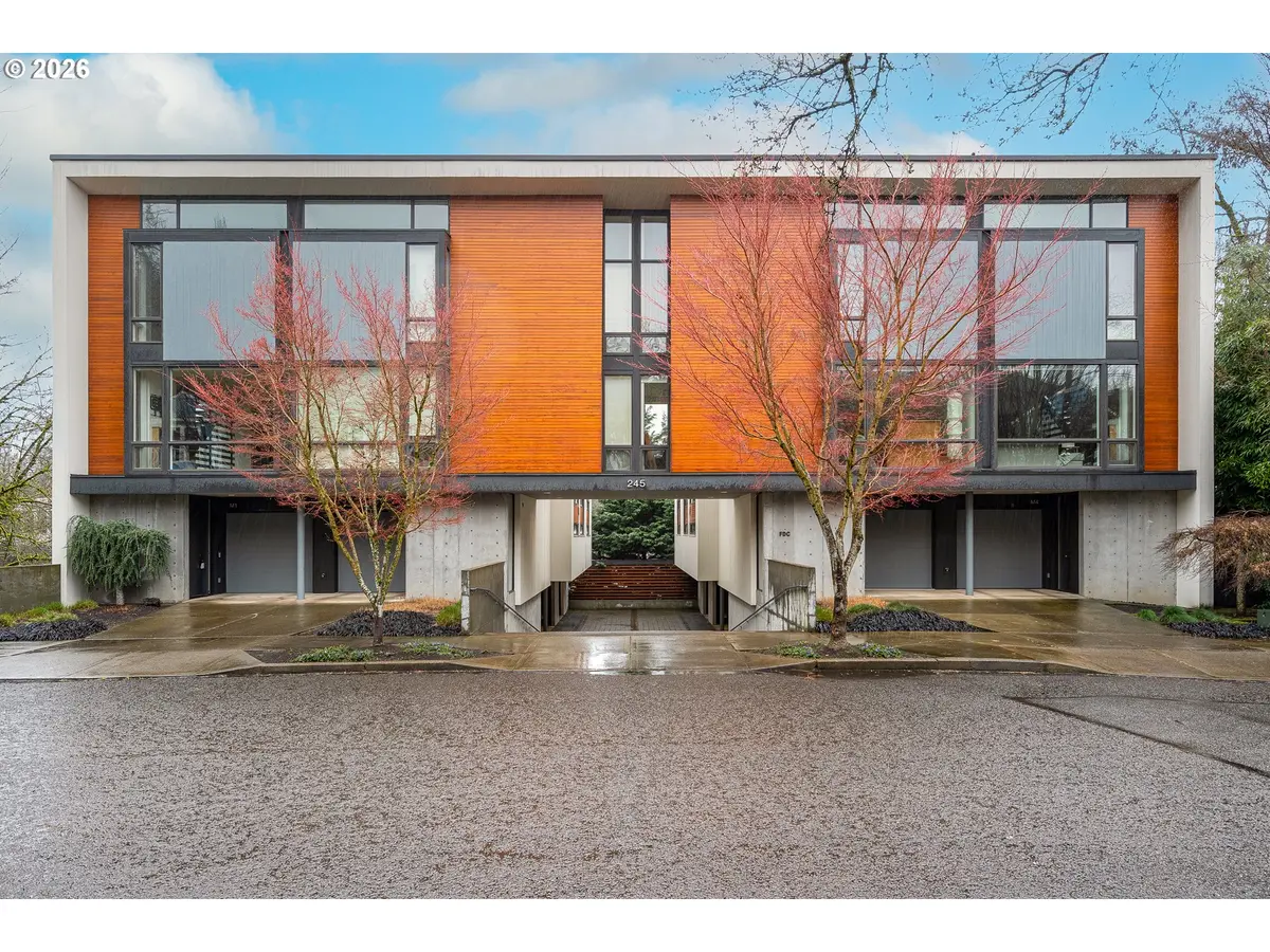 245 SW MEADE ST #C6, Portland, OR 97201