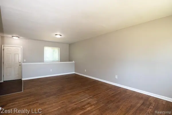 21681 LAUREL ST, Clinton Charter Township, MI 48035