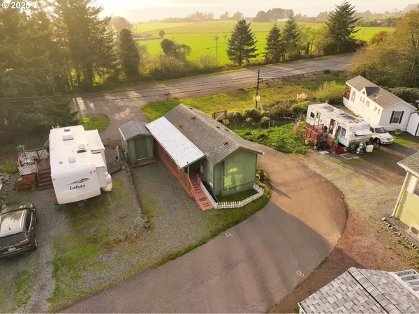 15061 HIGHWAY 101 #4, Brookings, OR 97415