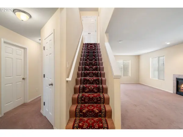 618 NE MARINERS LOOP, Portland, OR 97211