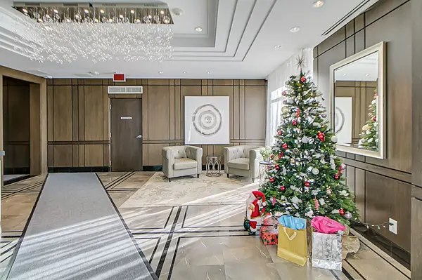 17 Ruddington DR #405, Toronto C15, ON M2K 0A8