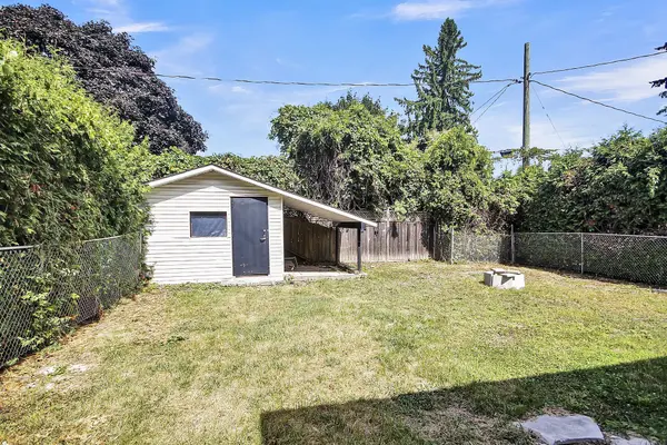 2247 Miramichi ST, Parkway Park - Queensway Terrace S And Area, ON K2C 0Z1