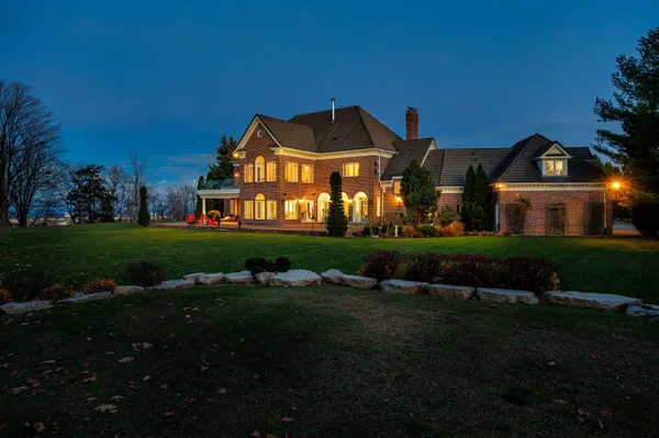 75 Ridge RD, Hamilton, ON L8J 2V9