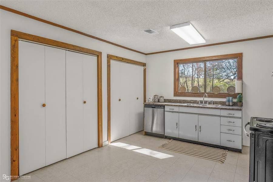 203 Thomas Road, Athens, LA 71003