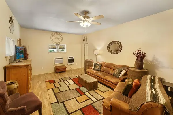 207 N Oneil Street,  Alvord,  TX 76225