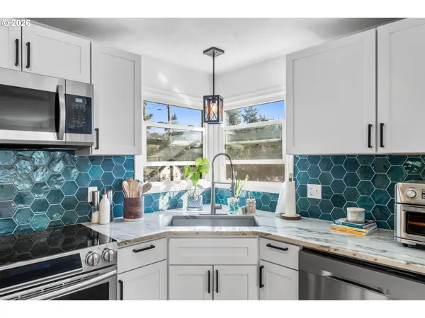 2183 NE 3RD AVE, Camas, WA 98607