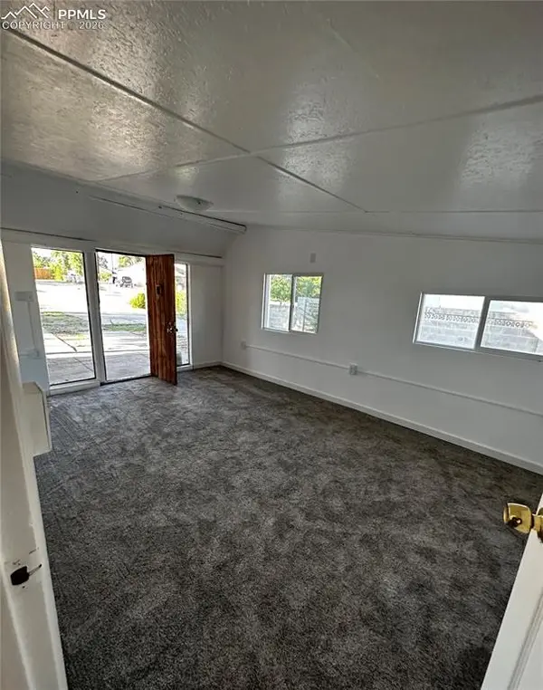 1520 E Ash ST, Pueblo, CO 81001